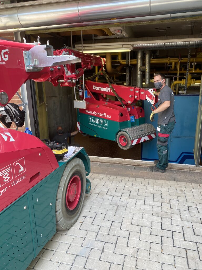 Dornseiffwetzlar Kraneinsatz Elektrokran Krombacher Bild1