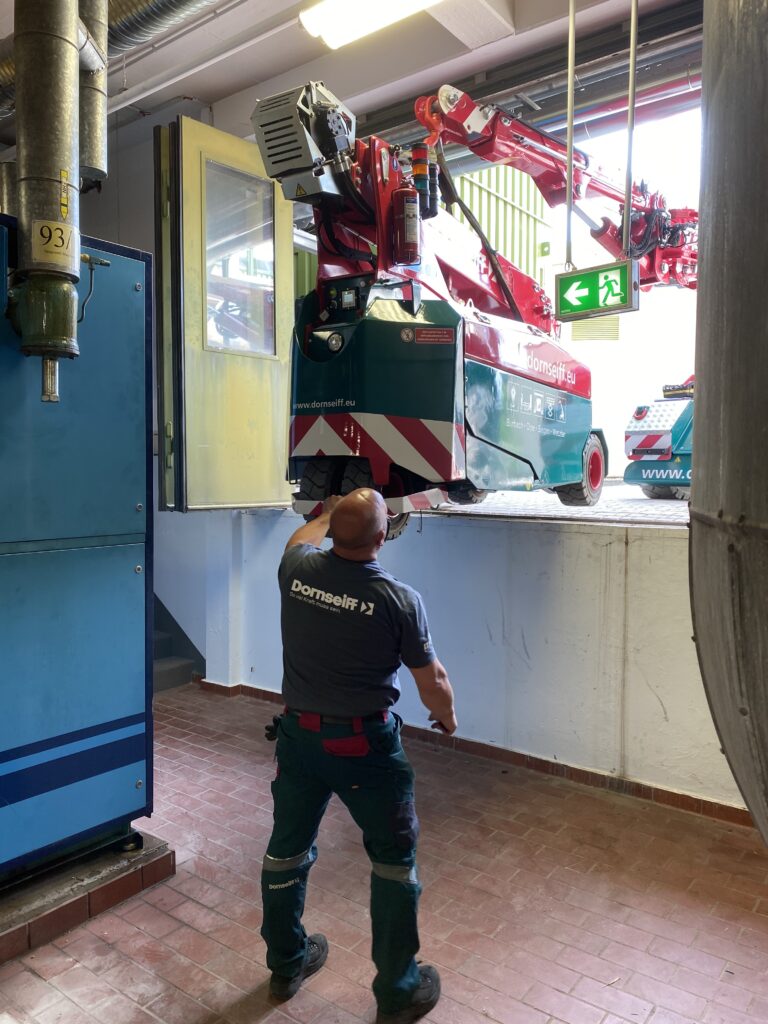 Dornseiffwetzlar Kraneinsatz Elektrokran Krombacher Bild2